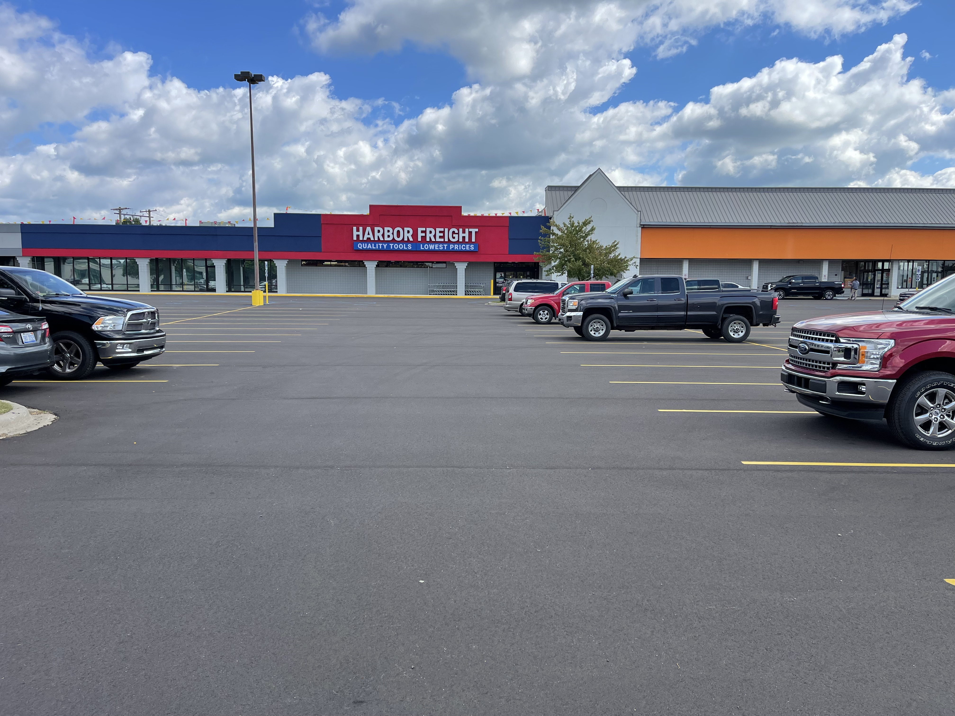 373 N Willowbrook, Coldwater, Michigan 49036, 0 , 0 ,0,Retail,Available,373 N Willowbrook,0,1119