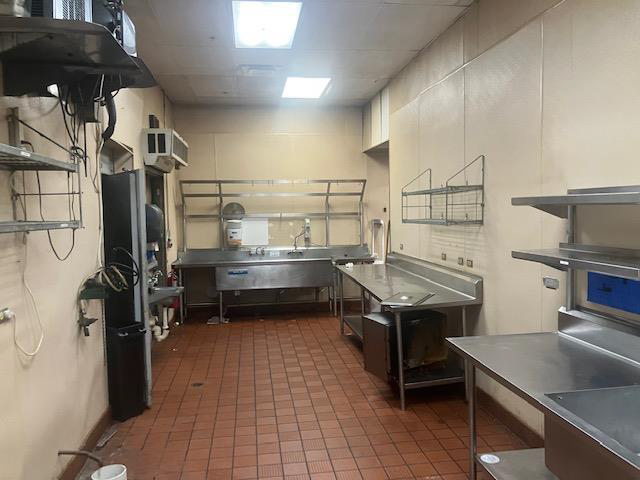 2775 Tittabawassee Rd, Saginaw, Michigan 48604, ,Restaurant,Available,2775 Tittabawassee Rd,1170