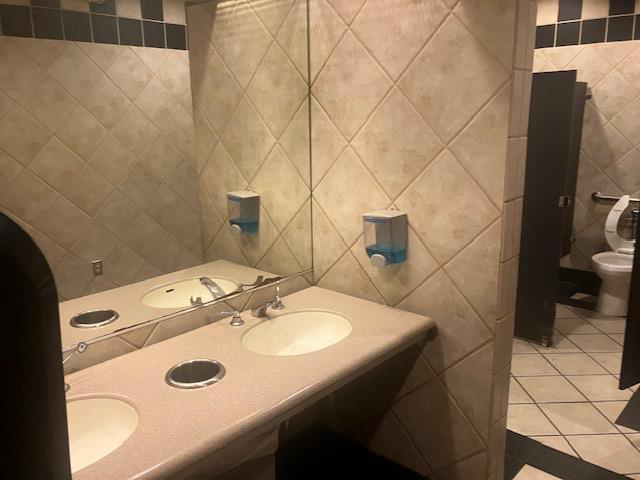 2775 Tittabawassee Rd, Saginaw, Michigan 48604, ,Restaurant,Available,2775 Tittabawassee Rd,1170