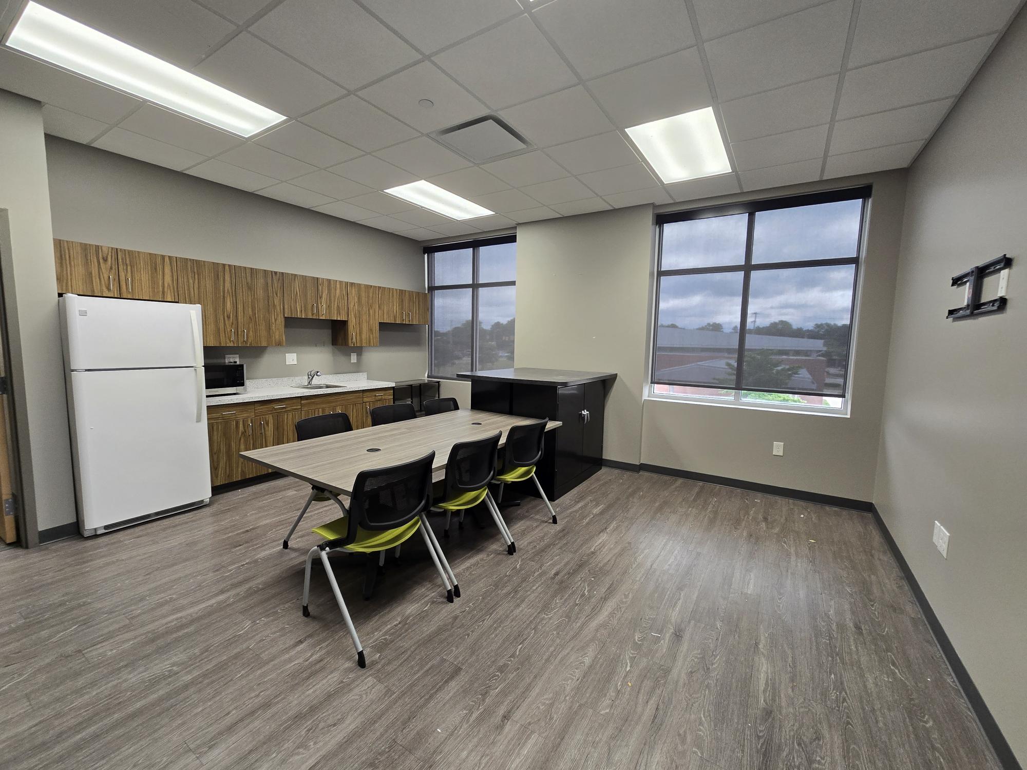 1595 W Lake Lansing Rd, East Lansing, Michigan, 0 , 0 ,0,Office,For Lease,1595 W Lake Lansing Rd,0,1184